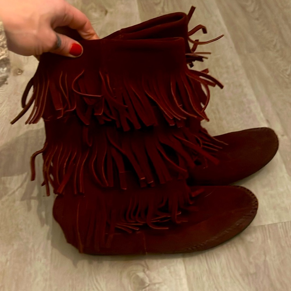 Minnetonka Moccasins leather fringe boot